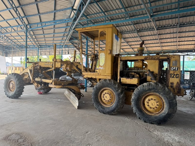 ขาย 580,000 รถเกรด CAT 12 G 61 M 6526 เครื่องดี เกียร์แรง ยางดี ขาย 580,000 รถเกรด CAT 12 G 61 M 6526 เครื่องดี เกียร์แรง ยางดี