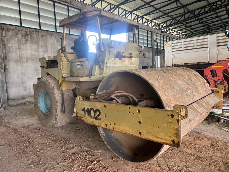 ขาย 295,000 รถบด 12 ตัน เล่มทะเบียน VIBROMAX.2000=W.1102 สั่นสะเทือน 2 เพลา เครื่องดี ปั้มสั่นแรง พร้อมใช้งานเอกสารพร้อมโอน 