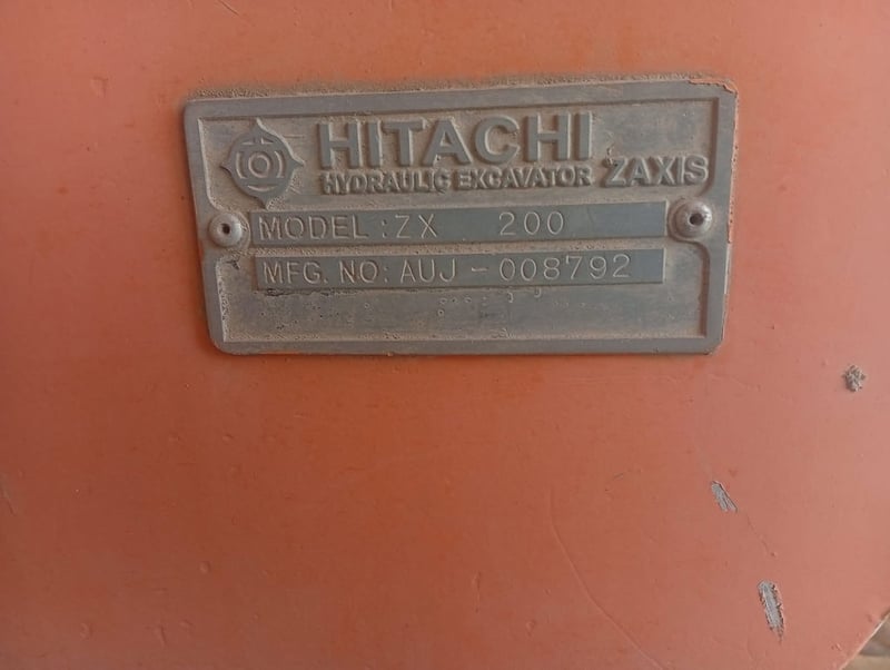 ขาย 490,000 แบคโฮพร้อมหัวเจาะ HITACHI ZX 200-1 เล่มทะเบียน ไฟฟ้าครบ เครื่องดี ปั้มแรง เอวดี ช่วงล่างแน่น พร้อมหัวเจาะ  