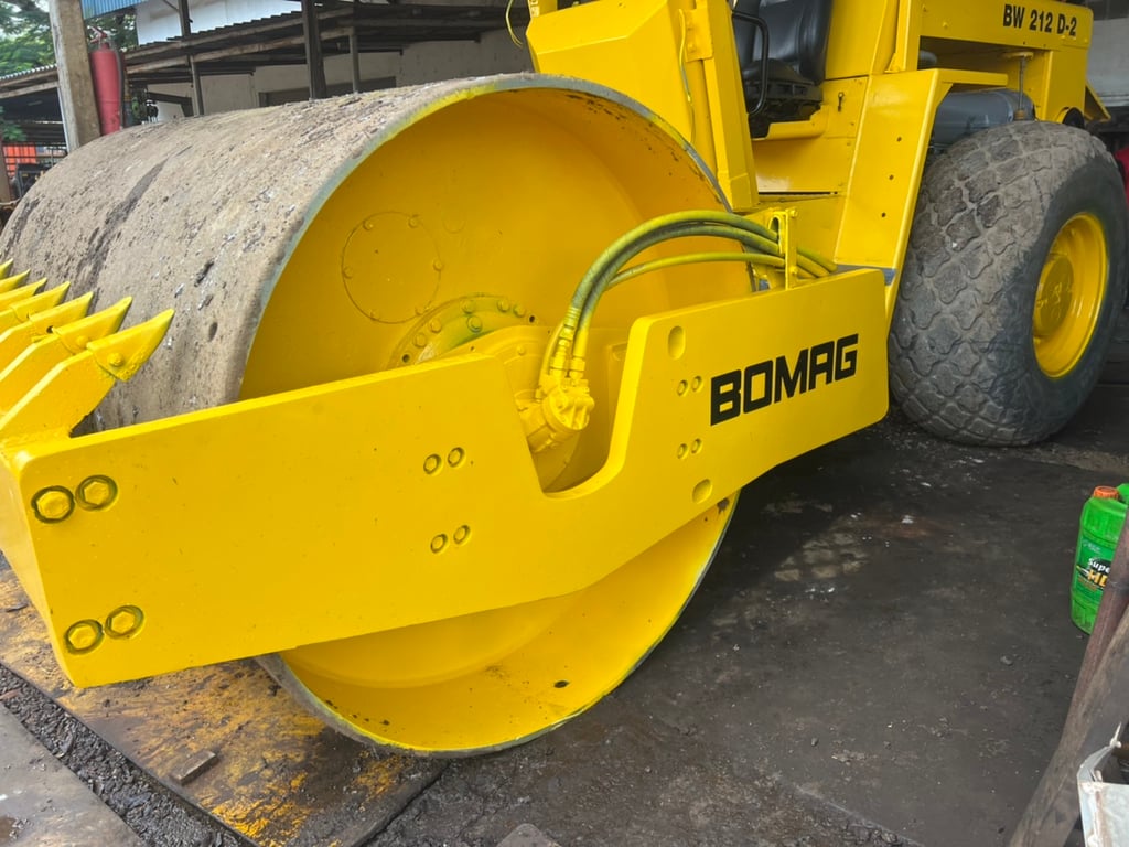 #ขายถูกพร้อมใช้ 390,000 BOMAG BW 212 D 2 เล่มทะเบียน 