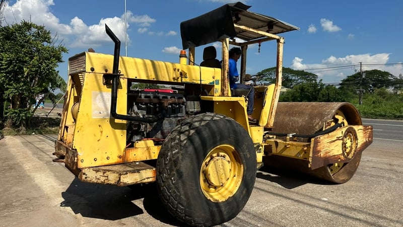ขาย 350,000 รถบด เล่มทะเบียน BOMAG BW 212 D-2 เครื่องดี ปั้มสั่นแรง