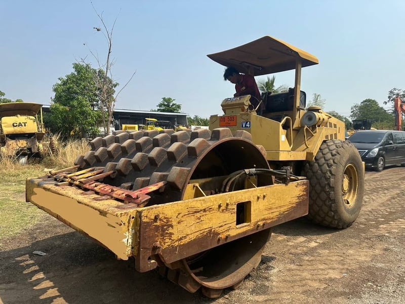 #ขาย 695,000 รถบด 10 ตัน เล่มทะเบียน  SAKAI SV 500 TF 2 เพลา  เครื่องดี ปั้มสั่นแรง เอวแน่น เล่มทะเบียนพร้อมโอน รถสวยพร้อมใช้งาน