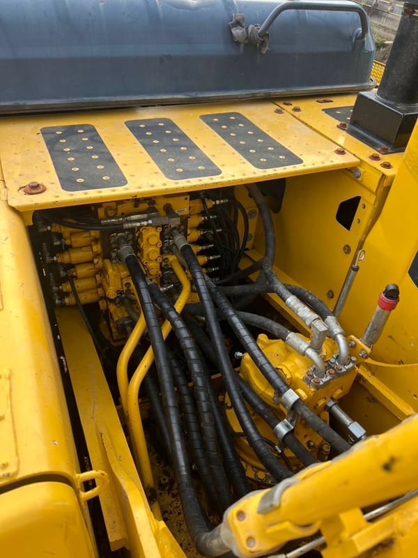 ขาย 695,000 KOMATSU. pc 200-8 ไฟฟ้าครบ เครื่องดี ปั้มแรง เอวแน่น ช่วงล่างสวย  