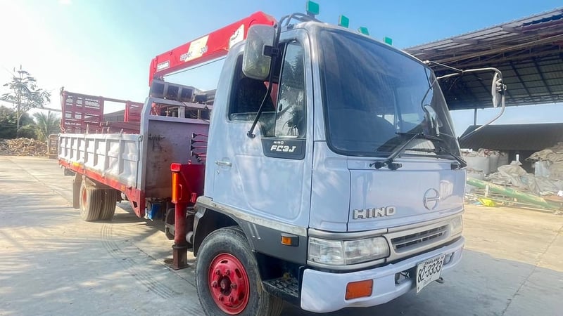 ขาย 395,000 รถ 6 ล้อติดเครน HINO FC3J 165 แรง ปี 40 รถเครื่องเกียร์ดี คัสซีสวย พร้อมใช้งาน ติดเครน TADANO 3ตันท้องวี มีบันไดท้ายขึ้นรถได้ 