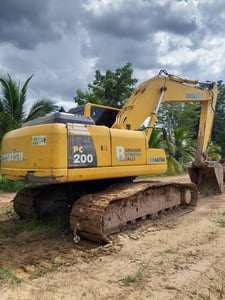 ขาย 495,000 KOMATSU pc 200-8 เล่มทะเบียน ไฟฟ้าครบ เครื่องดี ปั้มแรง เอวแน่น ช่วงล่างดี รถพร้อมใช้งาน 