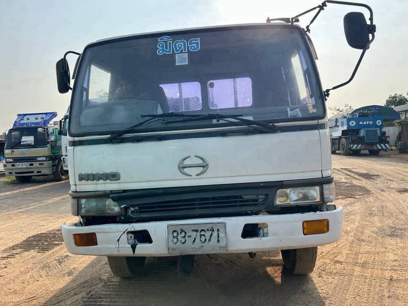 ขาย 245,000 HINO FL 187 เครื่อง HO7C-180 แรง สิบล้อเทนเลอหางปลา เหล็ก H บีมร้อยคาน แข็งแรง ขึ้นรถขนาด 200 ได้เลย หัวบาง ยางดี ครัชซีสวย เพลาเดียว 
