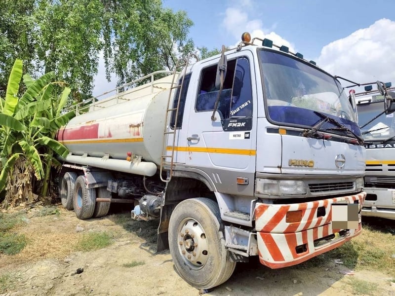 ขาย 680,000 รถบรรทุกของเหลว 10 ล้อ HINO FM 2 K 2 เพลา เครื่อง 260 แรง เครื่องดี เกียร์ดี คัทซีสวย ยางดี 