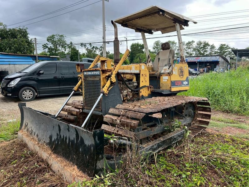 ขาย 180,000 รถแทรคเตอร์ KOMATSU D 20-6 PL ตีนเป็ด ยาว 70 ซม.เครื่องดี เกียร์แรง ช่วงล่างสวย 