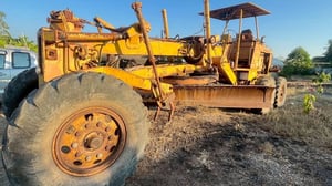 ขาย 195,000 รถเกรด เล่มทะเบียน KOMATSU GD600R ใบมีด 12 ฟุตรฃ เครื่องเกียร์ดีปั๊มแรง ระบบดีรถพร้อมใช้งาน 