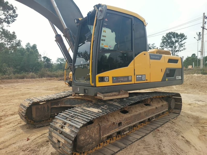 สวยราคาถูก ขวัญใจ VOLVO EC 220 DLไฟฟ้าครบ เครื่องดี ปั้มแรง เอวแน่น ช่วงล่างสวย เล่มทะเบียน