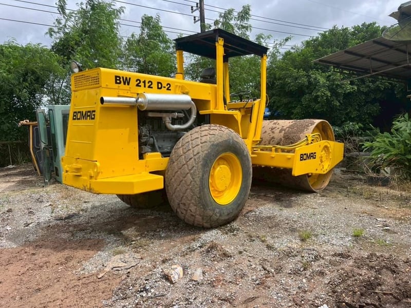 ขาย 450,000 BOMAG BW 212 D 2 เล่มทะเบียน ตรวจเช็คเรียบร้อย