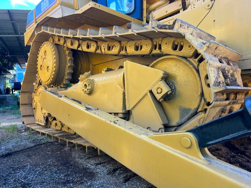 ขาย 1,500,000 รถแทรคเตอร์ เล่มทะเบียน CATERPILLAR D 6 R ตรวจเช็คระบบเรียบร้อย ด้วยอะไหล่แท้เมโท รถสวยพร้อมใช้งานเล่มทะเบียนพร้อมโอน  