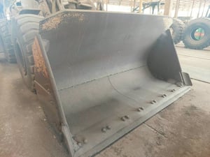 ขาย XXX,XXX รถตักล้อยาง  CAT 966C มี 2 คัน    รถตักล้อยาง CAT 966C เครื่องยนต์ CAT 3306(6 สูบ)170 แรงม้า