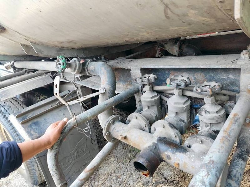 ขาย 680,000 รถบรรทุกของเหลว 10 ล้อ HINO FM 2 K 2 เพลา เครื่อง 260 แรง เครื่องดี เกียร์ดี คัทซีสวย ยางดี ขาย 680,000 รถบรรทุกของเหลว 10 ล้อ HINO FM 2 K 2 เพลา เครื่อง 260 แรง เครื่องดี เกียร์ดี คัทซีสวย ยางดี