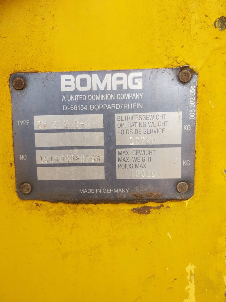 ขาย 335,000 รถบด 10 ตัน BOMAG 212D-2 เครื่องดี 2 เพลา ปั้มสั่นแรง เอวแน่น ยางดี ขาย 335,000 รถบด 10 ตัน BOMAG 212D-2 เครื่องดี 2 เพลา ปั้มสั่นแรง เอวแน่น ยางดี