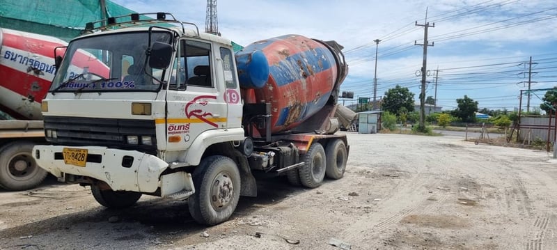NISSAN UD CWM รถบรรทุก 10ล้อ โม่ผสมปูน ปี1997