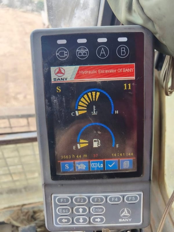 ขาย 490,000 SANY SY 215 C ทำงาน 4,000 ชม. ไฟฟ้าครบ เครื่องดี ปั้มแรง เอวแน่น ช่วงล่างสวย