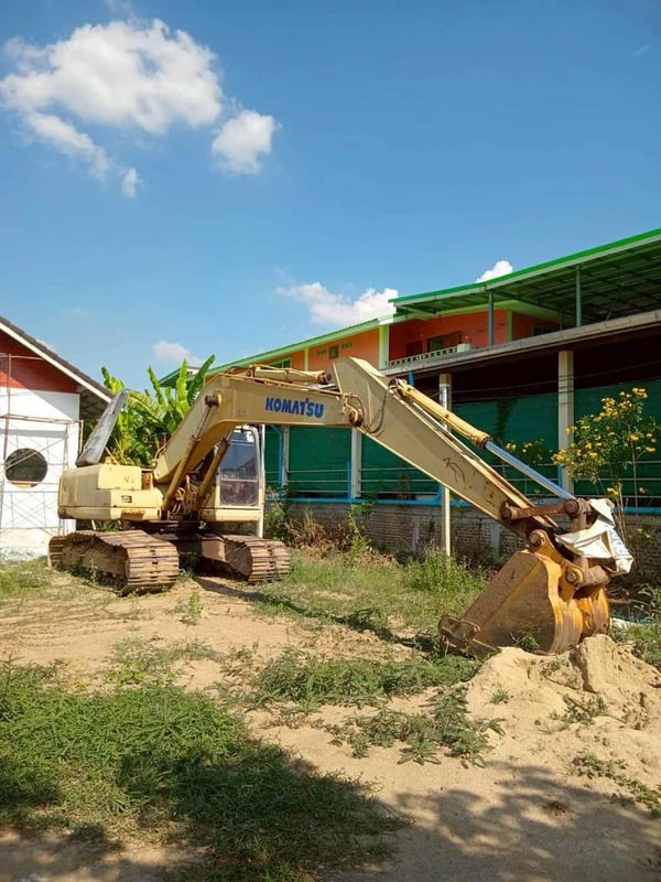 ขาย 450,000 KOMATSU pc 200-7 เล่มทะเบียน ไฟฟ้าครบ เครื่องดี ปั้มแรง เอวดี ช่วงล่างดี 