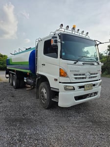 ขาย 1,090,000 รถ 10 ล้อบรรทุกน้ำ HINO MEGA 344 ปี 58 หัวบาง ยางดี ครีชซีสวย พร้อมปั้มดูด สเปร์น้ำล่างบน ขาย 1,090,000 รถ 10 ล้อบรรทุกน้ำ HINO MEGA 344 ปี 58 หัวบาง ยางดี ครีชซีสวย พร้อมปั้มดูด สเปร์น้ำล่างบน