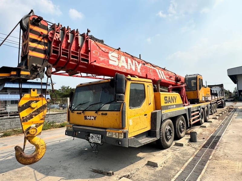 ขาย 1,950,000 รถเครน 50 ตัน SANY เล่มทะเบียน 