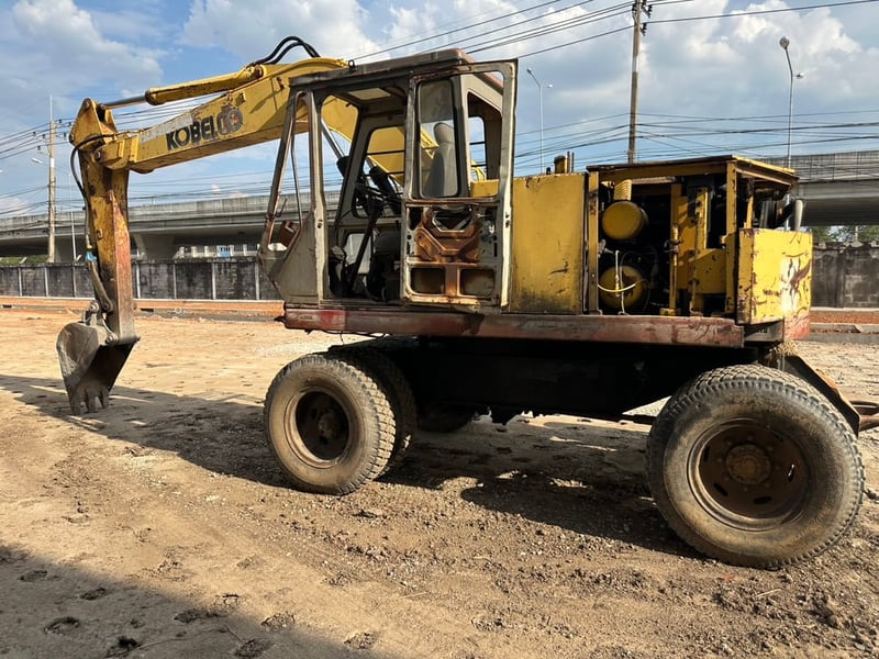 ขาย 250,000 แบคโฮล้อยาง KOBELCO SK 100 W 2 เพลา เครื่องดี ปั้มแรง เอวแน่น ยางดี 