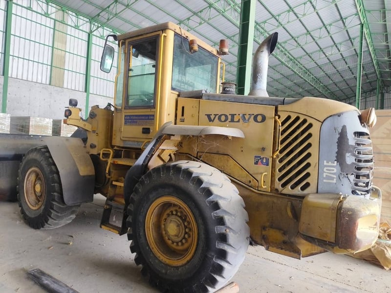 ขาย 265,000 รถตัก VOLVO L70E ต่อแขนตักข้าวเปลือก เครื่องดี ยางดี แต่จอดนาน  