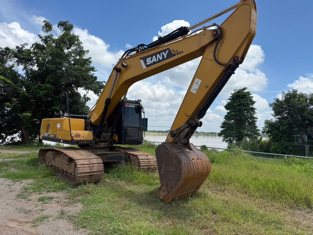 ขาย 795,000 SANY SY 205C 12,000 ชม. ไฟฟ้าครบ เครื่องดี ปั้มแรง เอวแน่น ช่วงล่างเต็ม รถพร้อมใช้งาน สนใจติดต่อได้ครับ 090-772-3710 090-772-3708