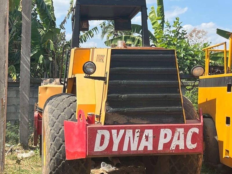 ขาย 395,000 รถบดล้อหนาม DYNAPAC ขนาด 10 ต้น เล่มทะเบียนพร้อมโอน รถสวยพร้อมใช้งาน 