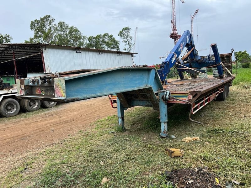 ขาย 375,000 หางโรเบท 2 เพลา พร้อมสะพานพับขึ้นลงรถ ครัชซีสวย ยางดี สะพานสวย หางกว้าง 2.50 ม.กางปีกข้างละ 25 ซม. ยาว 12 ม. พร้อมบรรไดไฮดอร์ลิคขึ้นรถ  