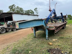 ขาย 375,000 หางโรเบท 2 เพลา พร้อมสะพานพับขึ้นลงรถ ครัชซีสวย ยางดี สะพานสวย หางกว้าง 2.50 ม.กางปีกข้างละ 25 ซม. ยาว 12 ม. พร้อมบรรไดไฮดอร์ลิคขึ้นรถ  