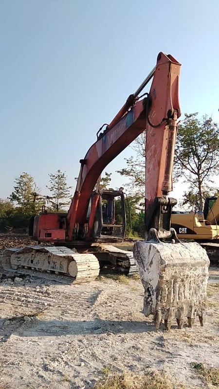 ขาย 180,000 รถแบคโฮ HITACHI EX 200-2 เครื่องดี ช่วงล่างดี