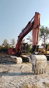 ขาย 180,000 รถแบคโฮ HITACHI EX 200-2 เครื่องดี ช่วงล่างดี