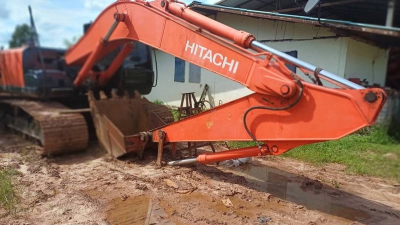 ขาย 750,000 บาท HITACHI ZX200-5G รถสวยพร้อมใช้งาน ขาย 750,000 บาท HITACHI ZX200-5G รถสวยพร้อมใช้งาน