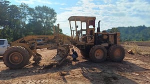 ขาย 680,000 รถเกรด CAT 140 G 4000 เครื่องดี เกียร์แรง ยางดี รถพร้อมใช้ 