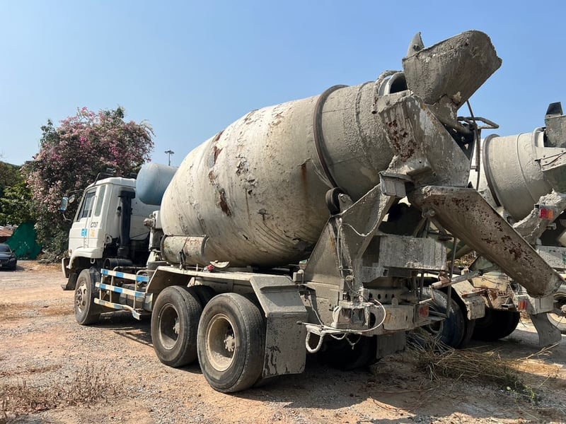 ขาย 295,000 รถ 10 ล้อ โม่ปูน 6 คิว NISSAN CWM 430 H 230 แรง รถพร้อมใช้งาน เล่มทะเบียนพร้อมโอน