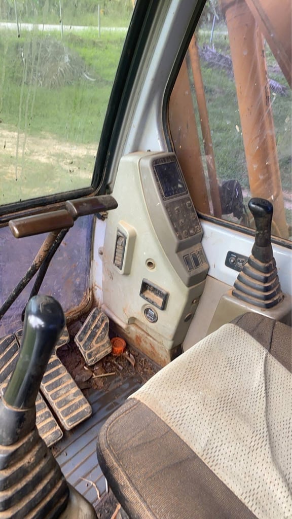 ขาย 450,000 HYUNDAI ROBEX 210-7T เล่มทะเบียน ไฟฟ้าครบ เครื่องดี ปั้มแรง เอวแน่น ช่วงล่างสวย(มีบุ้งกี้)รถพร้อมใช้งาน ขาย 450,000 HYUNDAI ROBEX 210-7T เล่มทะเบียน ไฟฟ้าครบ เครื่องดี ปั้มแรง เอวแน่น ช่วงล่างสวย(มีบุ้งกี้)รถพร้อมใช้งาน