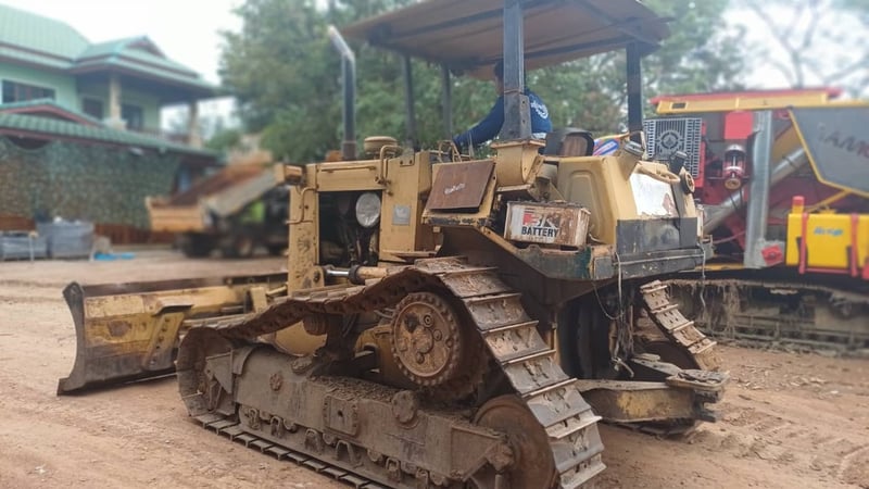 ขาย 395,000 รถแทรคเตอร์ CAT D 4 H เล่มทะเบียน เกียร์ตัดแรง เครื่องดี ช่วงล่างสวย รถพร้อมใช้งาน 