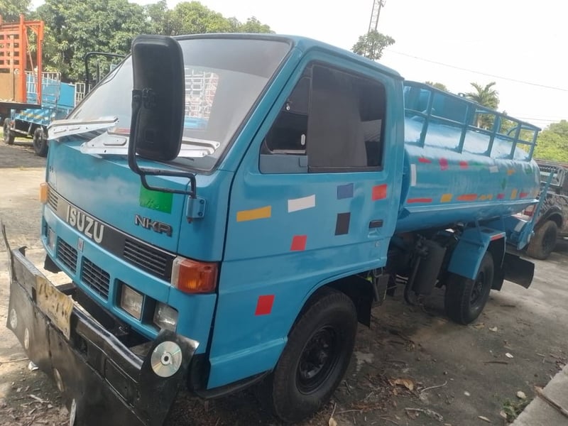 #ขายถูก 195,000 รถ 4 ล้อ ดูดสิ่งปฎิกลู ISUZU NKR55E  หัวบาง ยางดี ครัชซีสวย อุปกรณ์พร้อมดูด รถพร้อมใช้งาน สนใจติดต่อได้ครับ 090-772-3710 090-772-3708