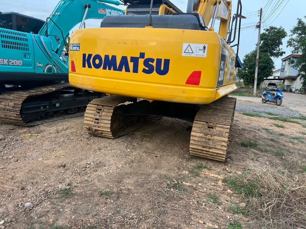 ขาย 695,000 KOMATSU. pc 200-8 ไฟฟ้าครบ เครื่องดี ปั้มแรง เอวแน่น ช่วงล่างสวย  