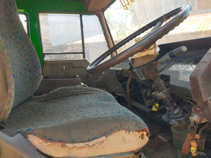 HINO FM รถบรรทุก 10ล้อ โลว์เบด กึ่งพ่วงชานต่ำ ปี2000