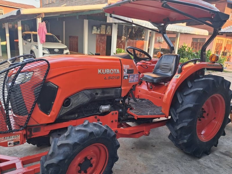 ขาย 365,000 รถไถ KUBOTA 5018 ปี 61 พร้อมอุปกรณ์ ใบมีดดันหน้า ผาน 5 รถพร้อมใช้งาน 