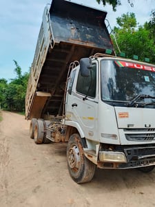 ขาย 495,000 รถ 10 ล้อดั้ม 2 เพลา  MITSUBISHI FN62FM 270 แรง EURO 3  หัวบาง ยางดี ครัชซีสวย รถพร้อมใช้งาน สนใจติดต่อได้ครับ 090-772-3710 090-772-3708