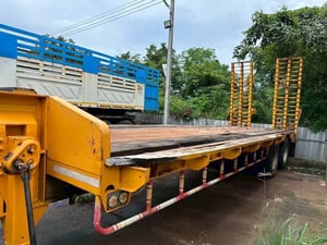 ขาย 295,000 หางโรเบท 2 เพลา พร้อมบรรไดไฮดอลิค ขึ้นรถ ครัชซีสวย กว้าง 2.50 เมตร ยาว 12.50 เมตร 