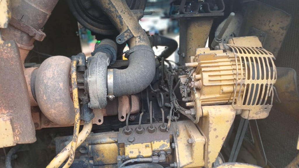 ขาย 395,000 รถแทรคเตอร์ CAT D 4 H เล่มทะเบียน เกียร์ตัดแรง เครื่องดี ช่วงล่างสวย รถพร้อมใช้งาน 