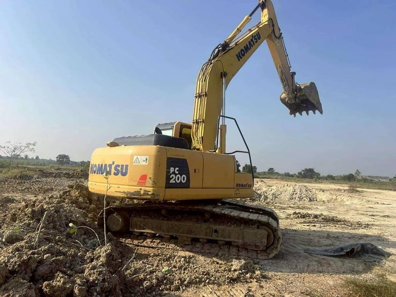 ขาย 790,000 KOMATSU  pc 200-8 mo จอเหลือง กล้องหลัง ไฟฟ้าครบ เครื่องดี ปั้มแรง เอวแน่น ช่วงล่างสวย เอกสารแจ้งจำหน่าย รถพร้อมใช้งาน สนใจติดต่อได้ครับ 090-772-3710 090-772-3708