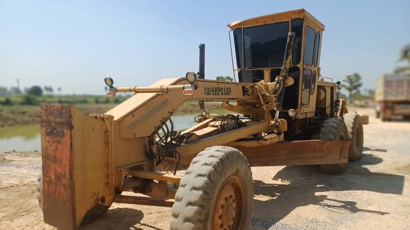 #ขาย 890,000 รถเกรด เล่มทะเบียน CAT 140 G 72V-2039 ลิปเปอร์หลัง  เครื่องดี เกียร์แรง เอวแน่น  ยางดี แอร์หนาว รถสวยพร้อมใช้ 