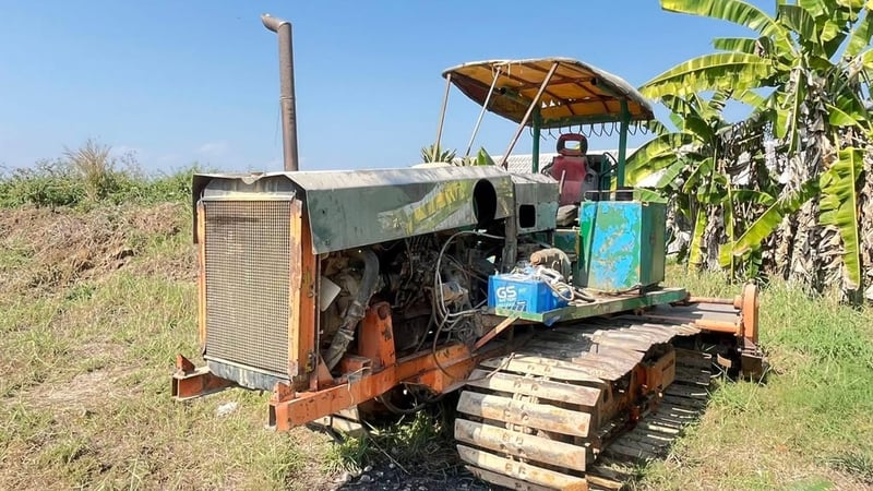 ขาย 145,000 รถตีดินขวัญใจชาวนา ตีนเป็ด เครื่องดีแรง  HINO HO7D ตัวเดิน 10 โซ่ใบสวย ช่วงล่างสวย รถพร้อมใช้งาน