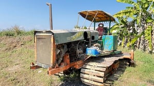 ขาย 145,000 รถตีดินขวัญใจชาวนา ตีนเป็ด เครื่องดีแรง  HINO HO7D ตัวเดิน 10 โซ่ใบสวย ช่วงล่างสวย รถพร้อมใช้งาน