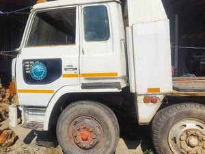 ขาย 185,000รถเทนเล่อร์ 12 ล้อ  ISUZU ใส่หัว HINO เครื่อง HINO EH 700- 168 แรง เพลาเดียว เครื่องเกียร์ HINO  ลงเล่มเรียบร้อย เอกสารทะเบียนขาด 1 ปี  