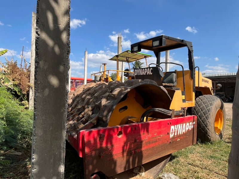 ขาย 450,000 รถบดล้อหนาม DYNAPAC ขนาด 10 ต้น เล่มทะเบียนพร้อมโอน รถสวยพร้อมใช้งาน